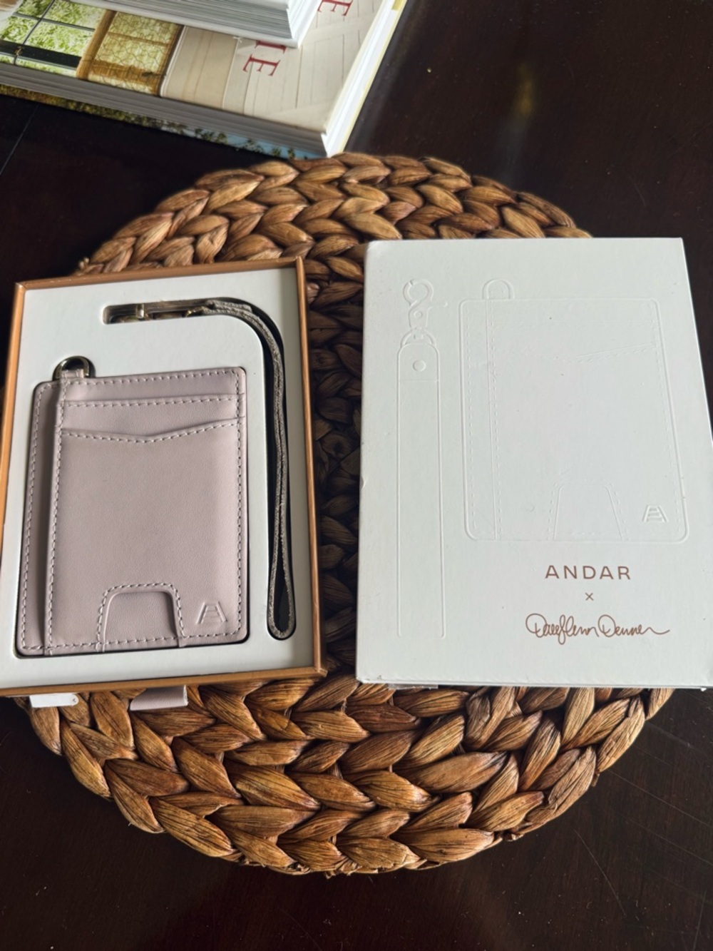 Denner Andar Wallet and keychain
